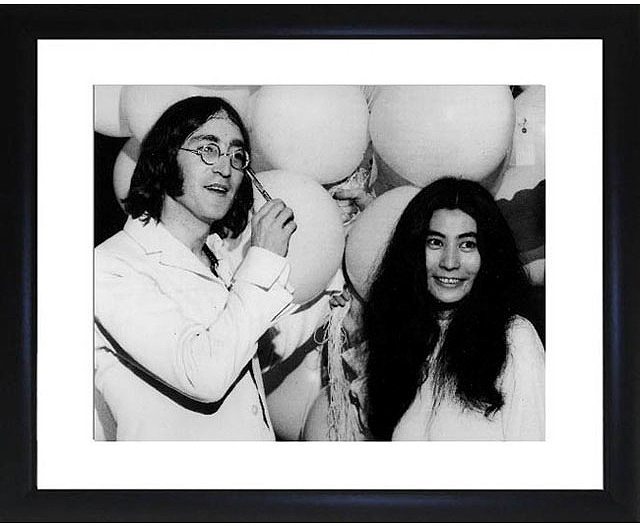 John Lennon and Yoko Ono - Go Memorabilia.